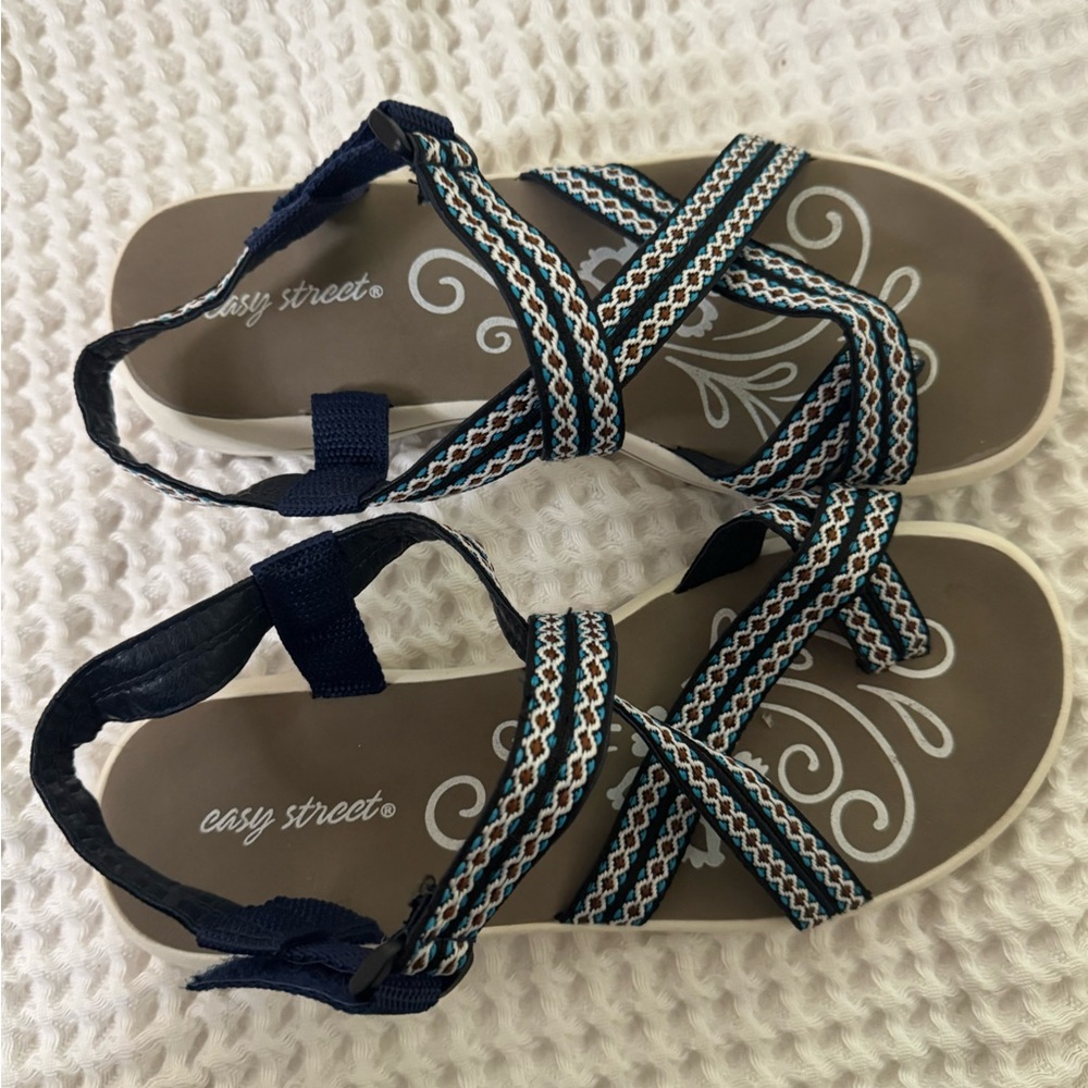 LIKE NEW: size 8 easy street Navy, Teal & White Strappy Sandals